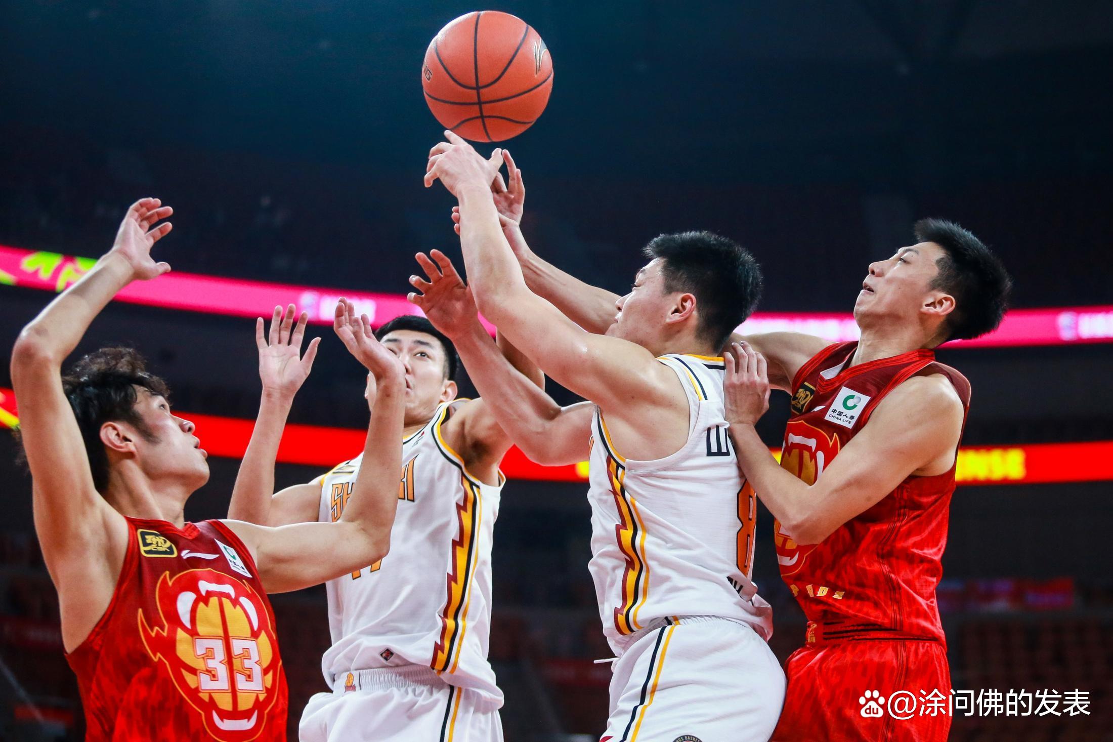 广东宏远发布备战花絮，窗口期豪取连胜，亚冠任务艰巨，数据趋势出现新变化(广东宏远今天最新消息)